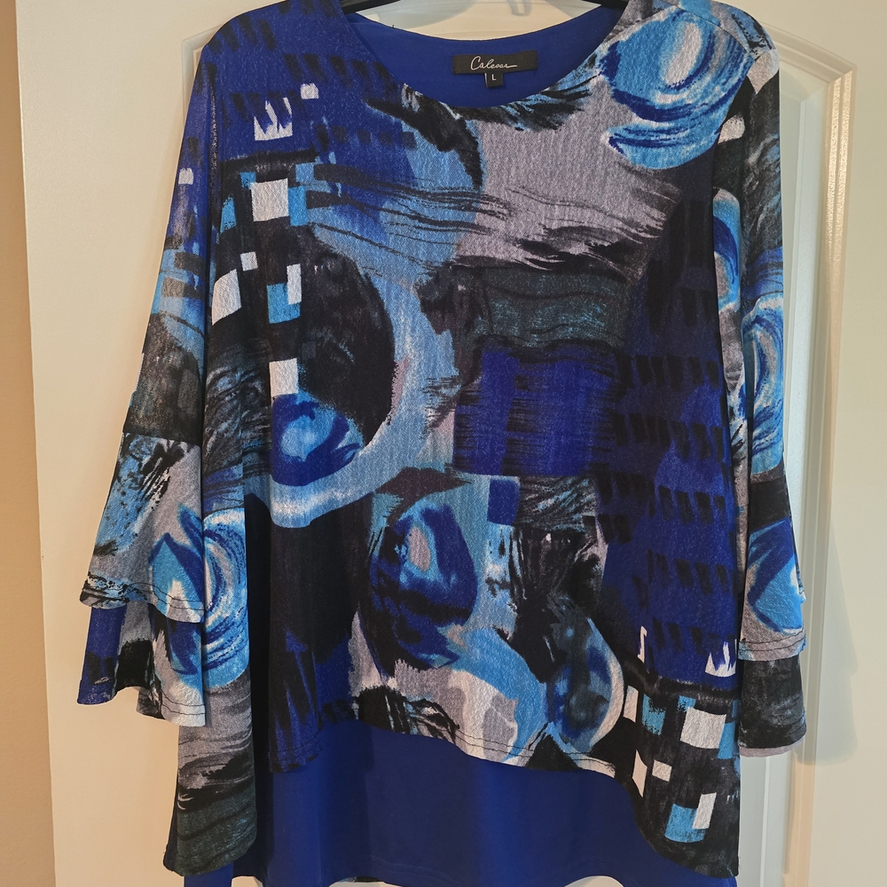 Calvin Klein Women's Blue and Black Patterned Blouse